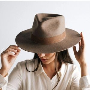NEW WITH TAGS Gigi Pip Miller Fedora in Brown, Size 59